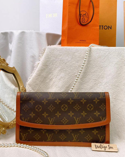 Louis Vuitton Monogram Pochette Dame Clutch