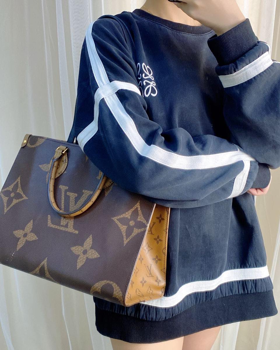 Louis Vuitton Monogram OnTheGo MM