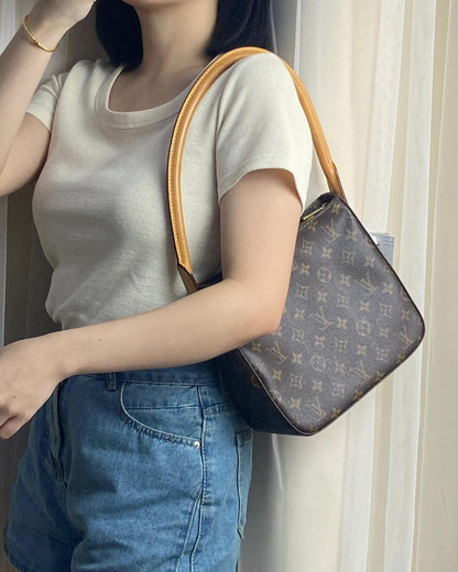 LV Monogram Looping MM