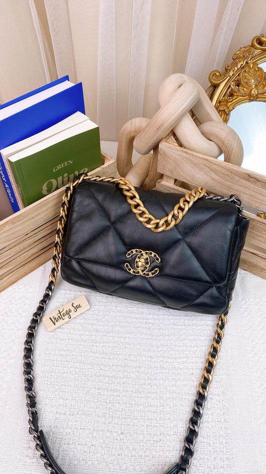 Chanel Black Small 19 GHW