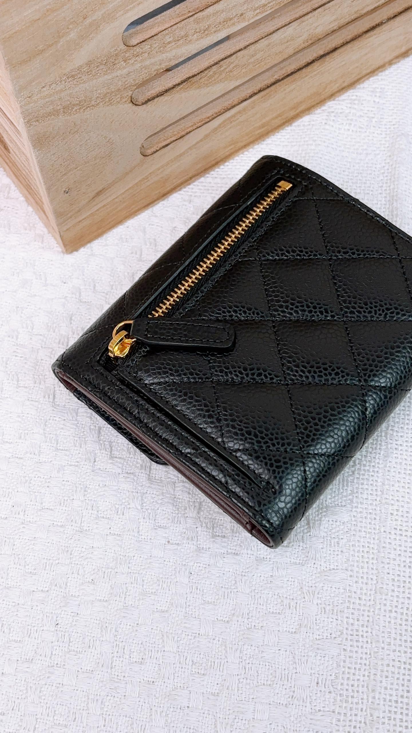 JZ1511 Black Caviar Classic Trifold Wallet GHW