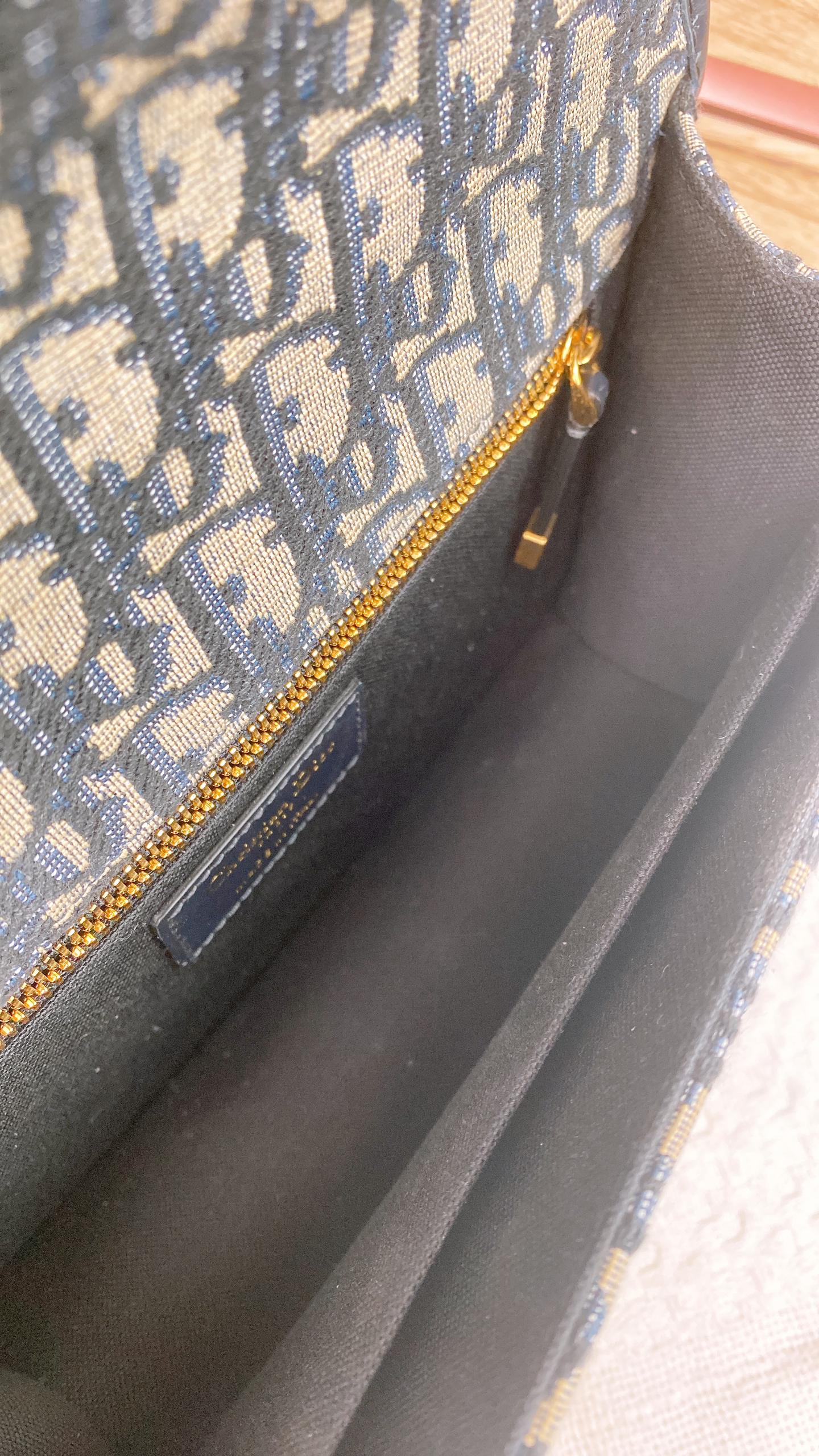 Dior Navy Oblique 30 Montaigne Chain Bag (GHW)