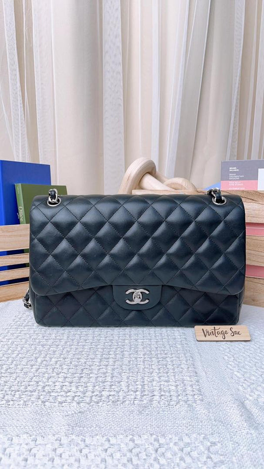 Chanel Black Lambskin Jumbo Double Flap CF (SHW)