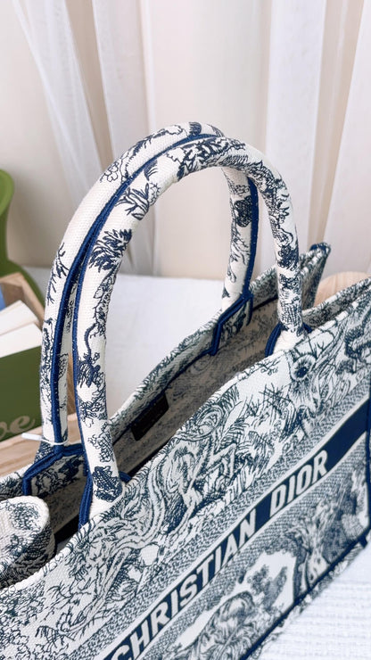 Dior White & Navy Toile de Jouy Embroidery Medium Book Tote