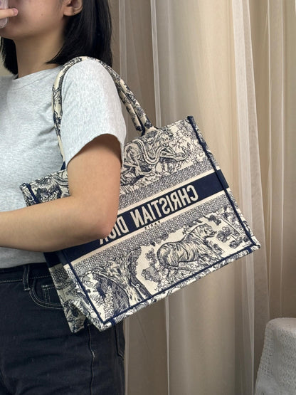 Dior White & Navy Toile de Jouy Embroidery Medium Book Tote