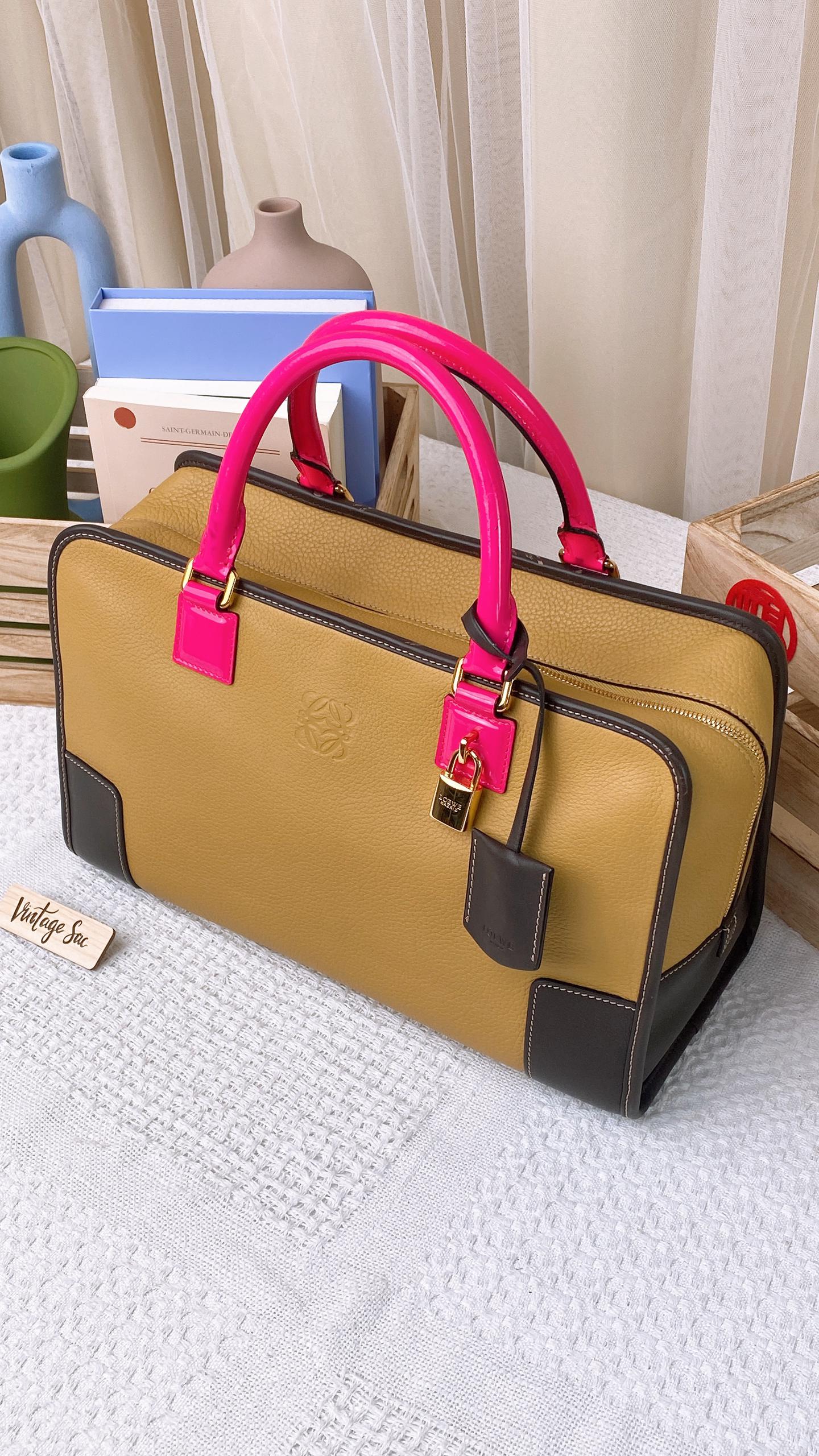 Loewe Multicolour Amazona 36